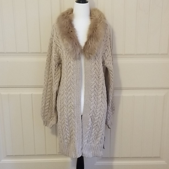 RW&CO Cable Knit Cardigan - Picture 2 of 9